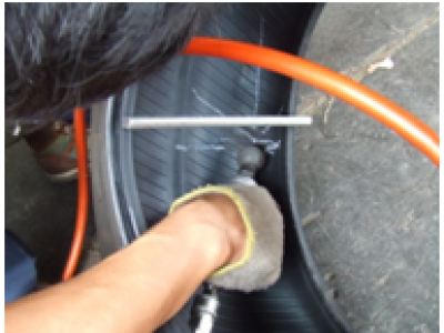 パンク修理はプロのお店で！